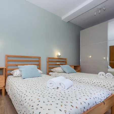 Flora, A Bright And Beautiful Surrounded By Nature Villa *