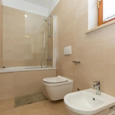 Villa Flora, A Bright And Beautiful Surrounded By Nature Krsan