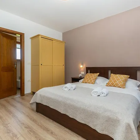 Villa Flora, A Bright And Beautiful Surrounded By Nature Krsan