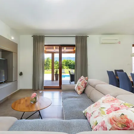Villa Flora, A Bright And Beautiful Surrounded By Nature Kršan